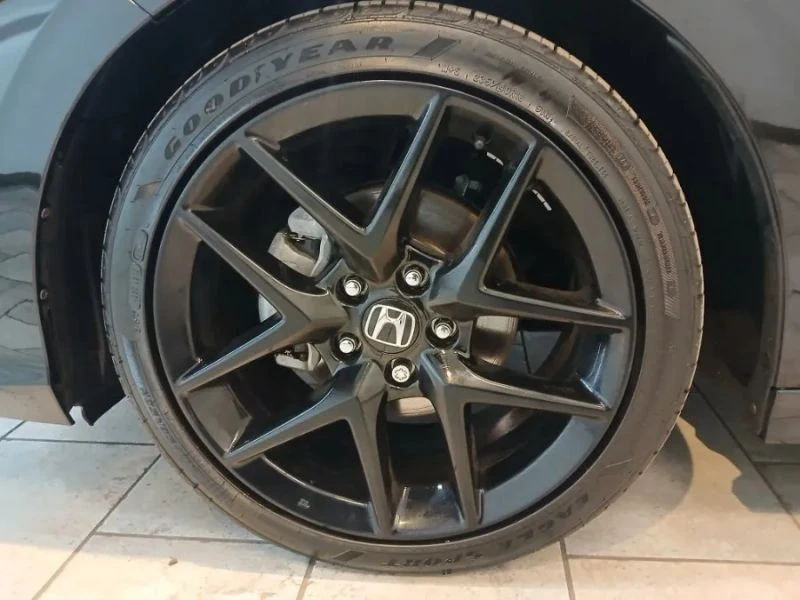 2025 Honda Civic 11th Gen - Image 10 of 12