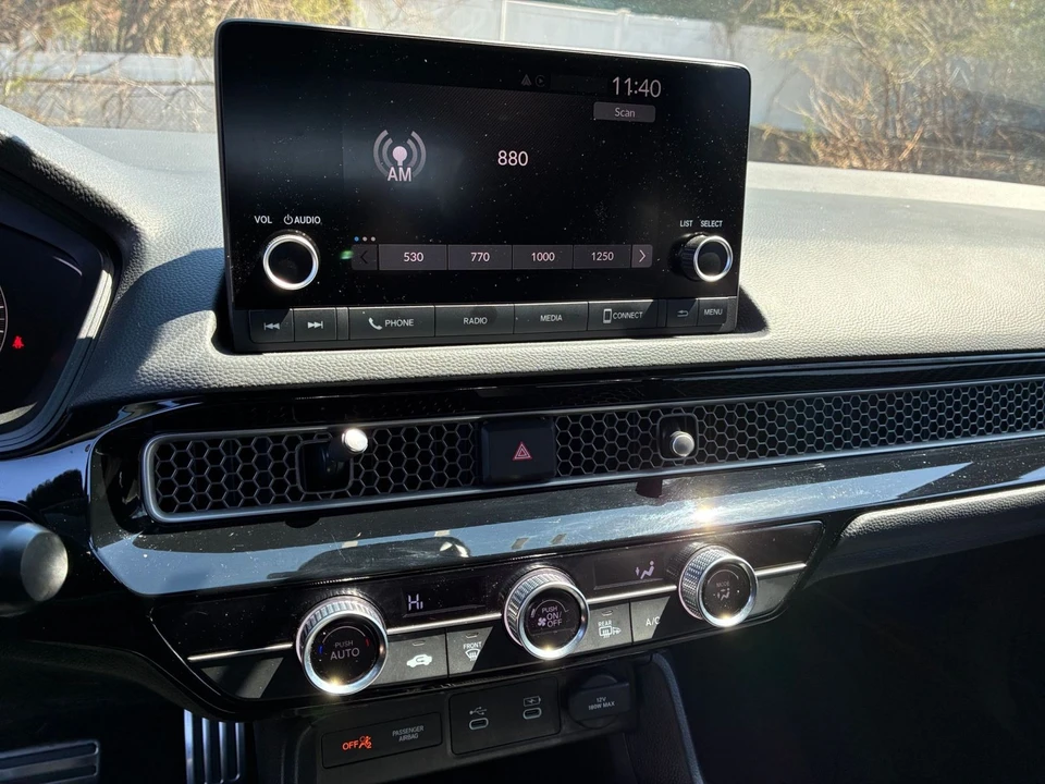 2025 Honda Civic 11th Gen - Image 19 of 31