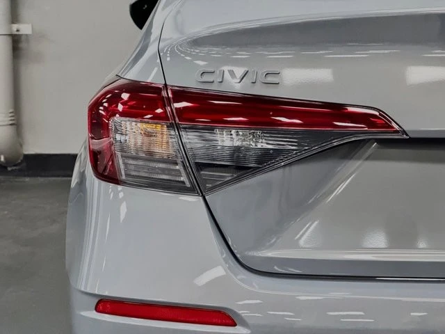 2025 Honda Civic 11th Gen - Image 13 of 21