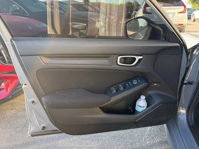 2025 Honda Civic 11th Gen - Image 11 of 15
