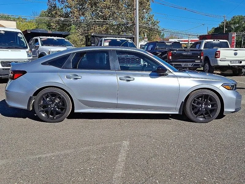2025 Honda Civic 11th Gen - Image 8 of 12
