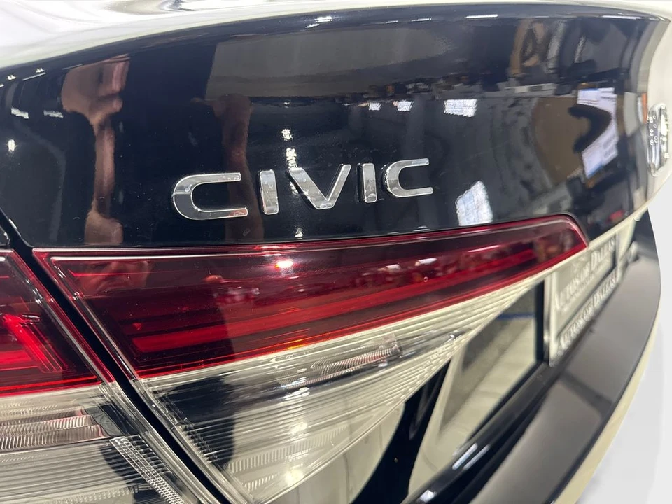 2025 Honda Civic 11th Gen - Image 23 of 31