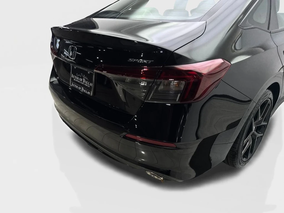 2025 Honda Civic 11th Gen - Image 18 of 31