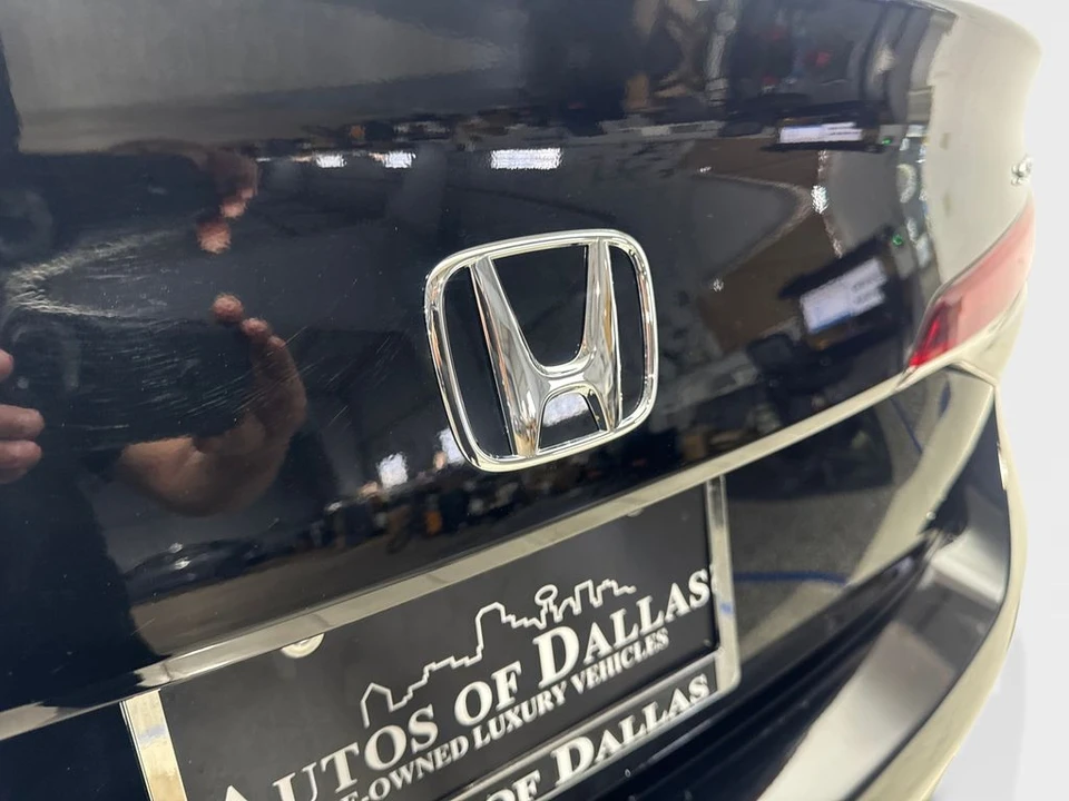 2025 Honda Civic 11th Gen - Image 21 of 31