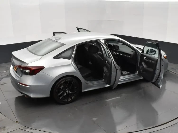 2025 Honda Civic 11th Gen - Image 6 of 12