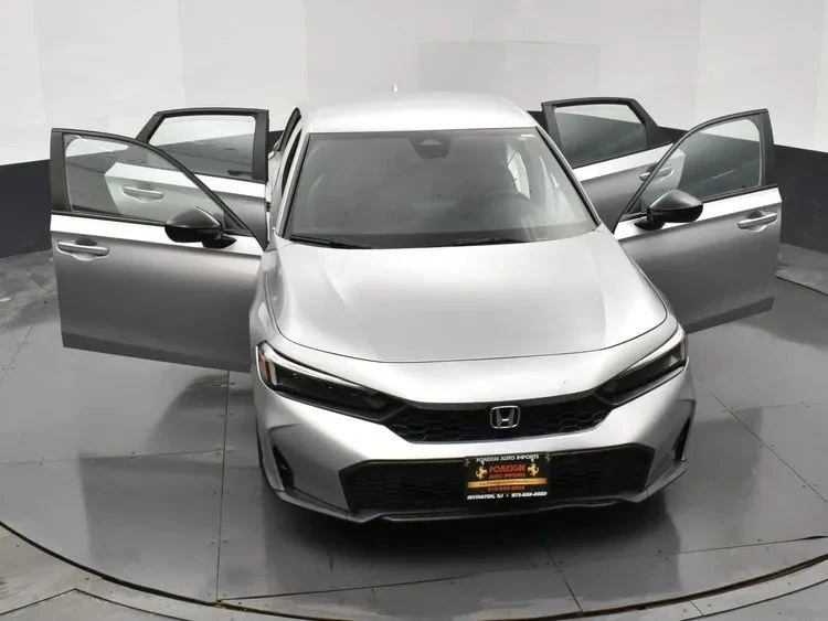2025 Honda Civic 11th Gen - Image 10 of 12