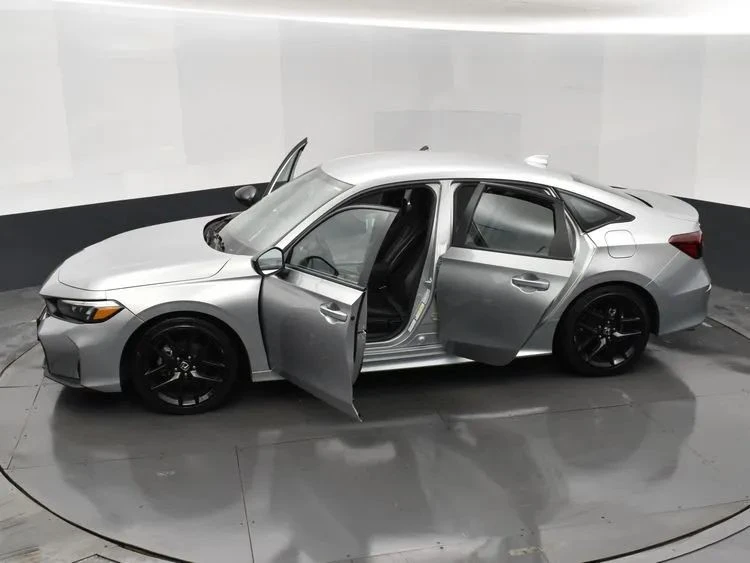 2025 Honda Civic 11th Gen - Image 7 of 12