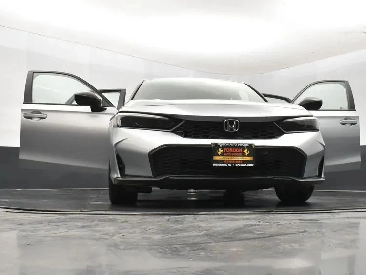 2025 Honda Civic 11th Gen - Image 11 of 12