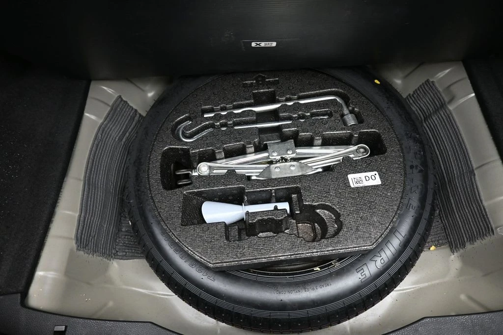 2025 Honda Civic 11th Gen - Image 22 of 31