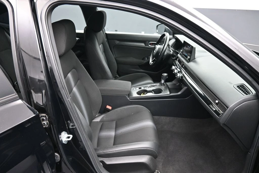 2025 Honda Civic 11th Gen - Image 24 of 31