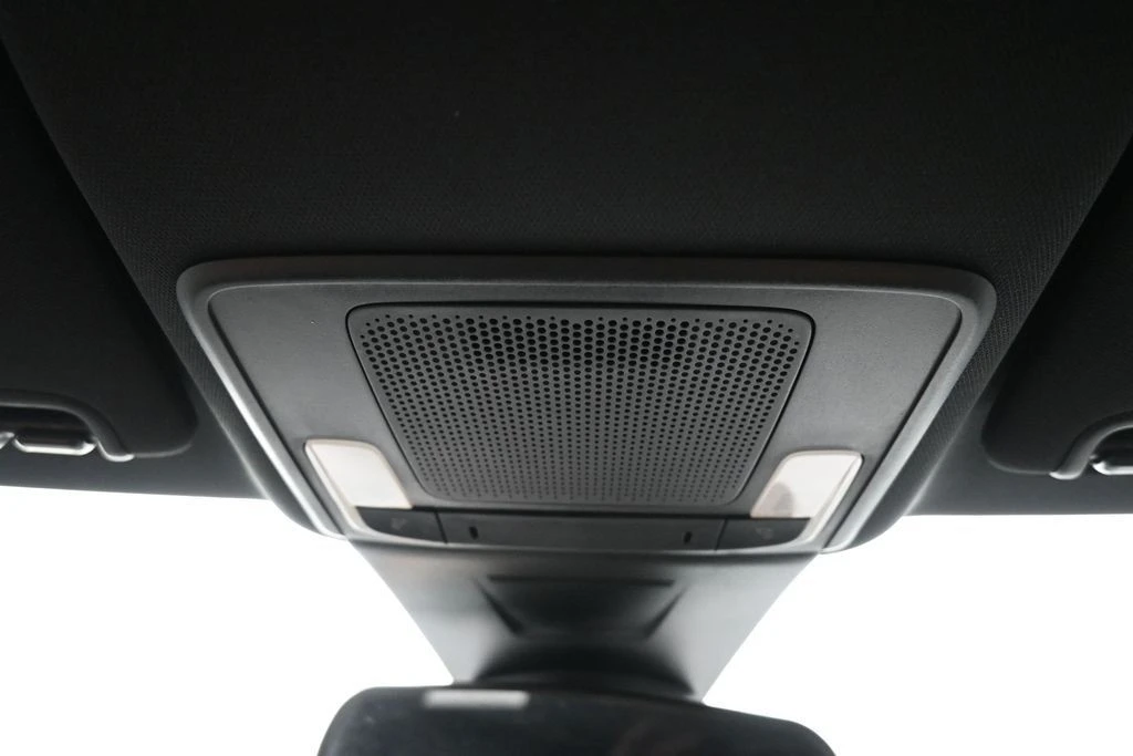 2025 Honda Civic 11th Gen - Image 17 of 31