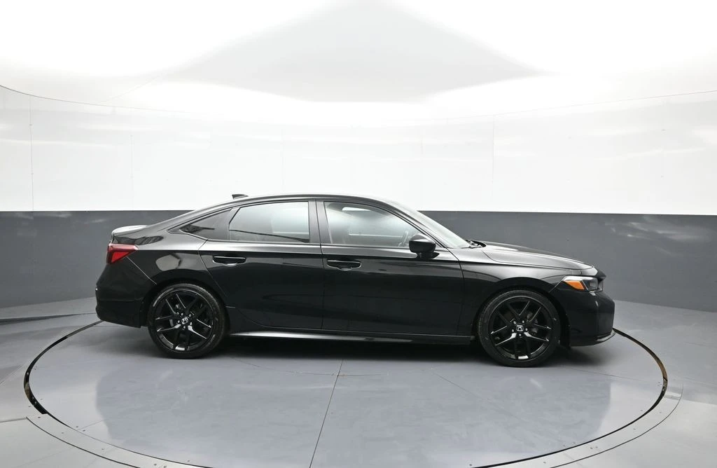 2025 Honda Civic 11th Gen - Image 5 of 31