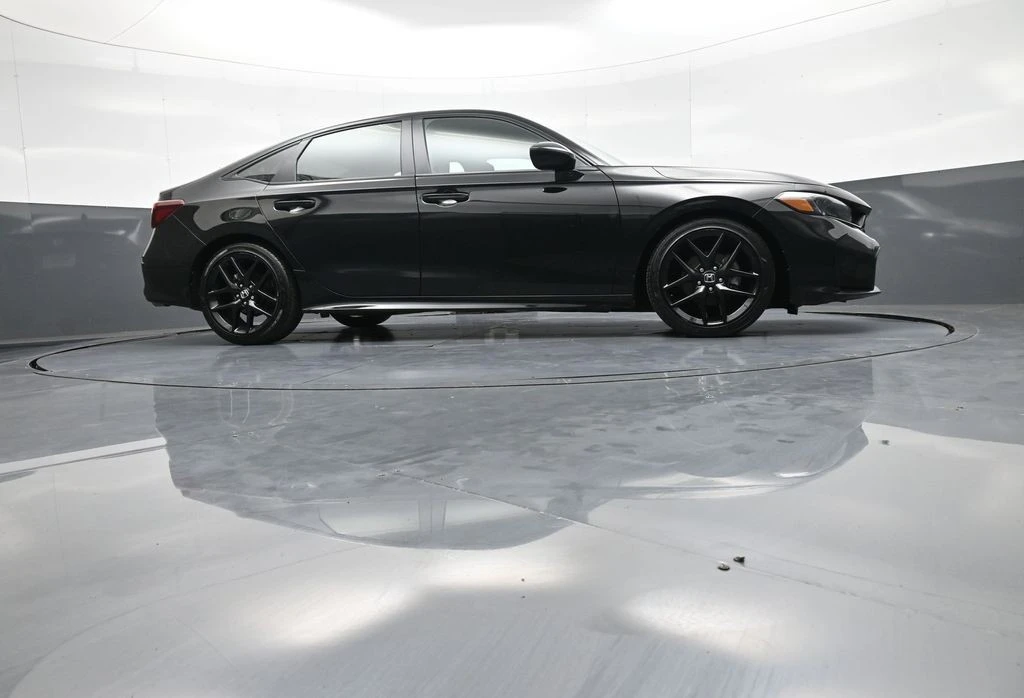 2025 Honda Civic 11th Gen - Image 28 of 31