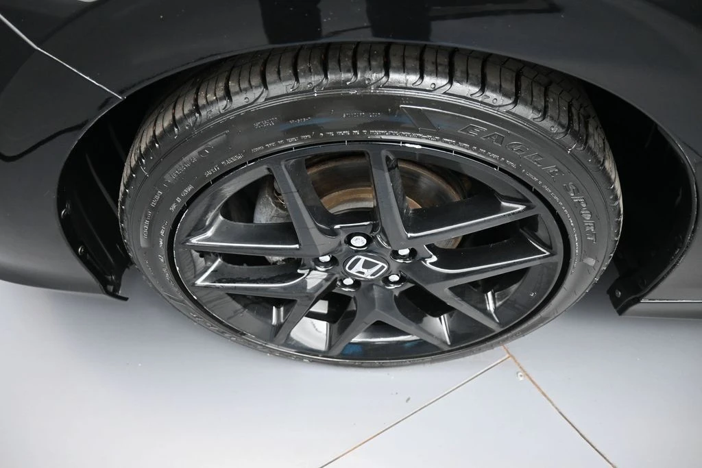2025 Honda Civic 11th Gen - Image 14 of 31