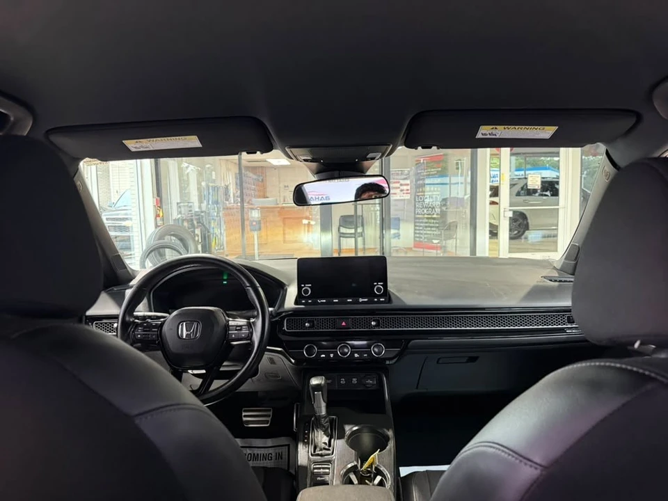 2025 Honda Civic 11th Gen - Image 21 of 31