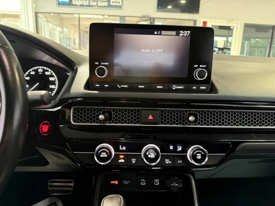 2025 Honda Civic 11th Gen - Image 16 of 31