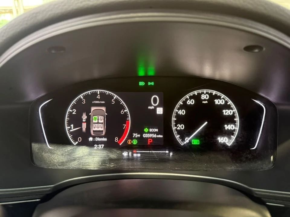 2025 Honda Civic 11th Gen - Image 14 of 31