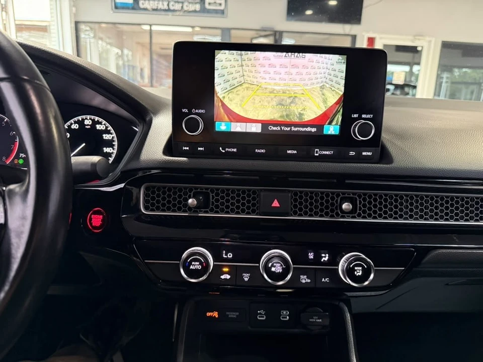2025 Honda Civic 11th Gen - Image 17 of 31