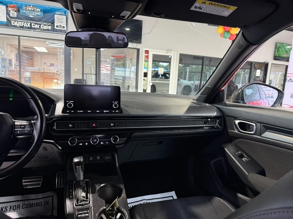 2025 Honda Civic 11th Gen - Image 24 of 31