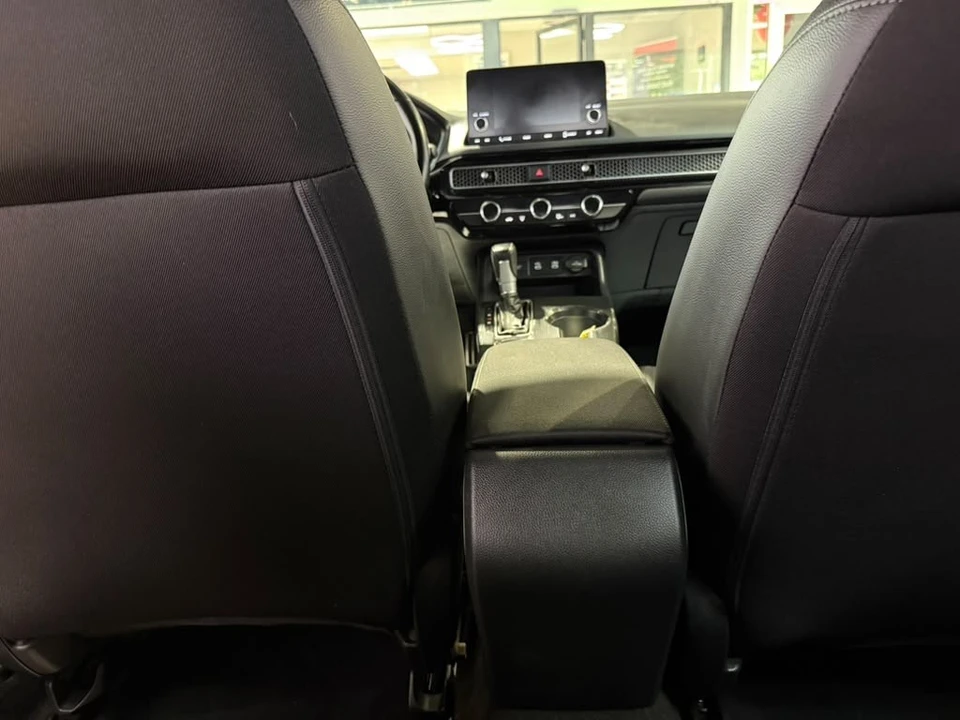 2025 Honda Civic 11th Gen - Image 20 of 31