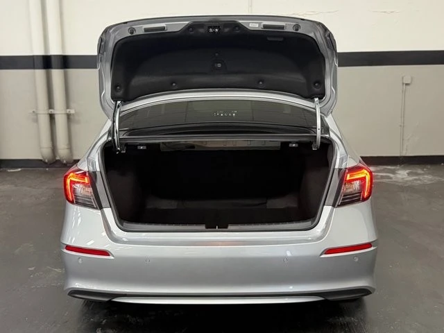 2025 Honda Civic 11th Gen - Image 16 of 31