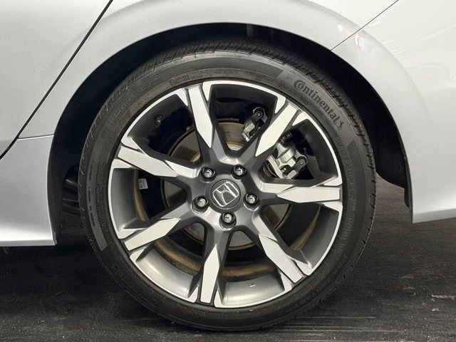 2025 Honda Civic 11th Gen - Image 17 of 31