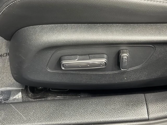 2025 Honda Civic 11th Gen - Image 24 of 31
