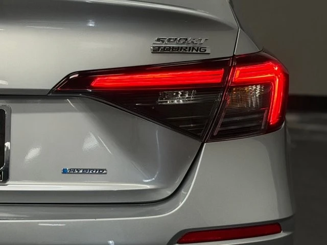 2025 Honda Civic 11th Gen - Image 14 of 31