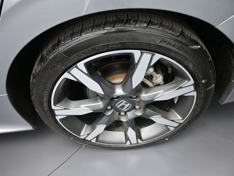 2025 Honda Civic 11th Gen - Image 15 of 21