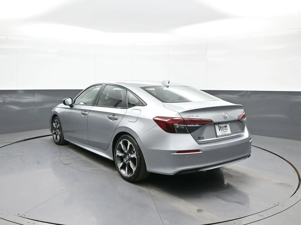 2025 Honda Civic 11th Gen - Image 8 of 21
