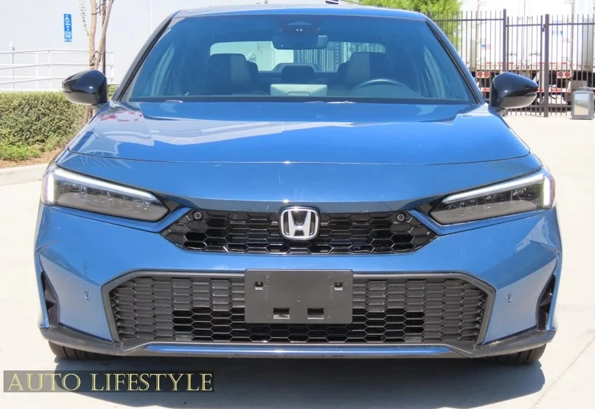 2025 Honda Civic 11th Gen - Image 12 of 31