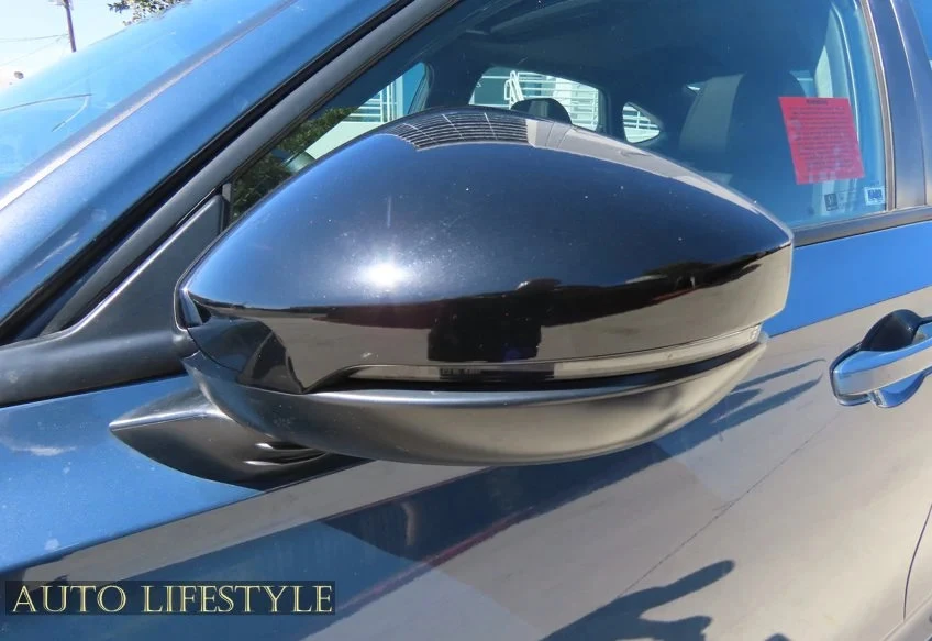 2025 Honda Civic 11th Gen - Image 16 of 31