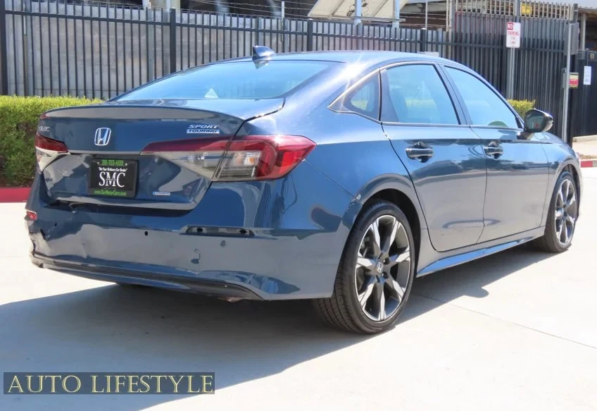 2025 Honda Civic 11th Gen - Image 8 of 31