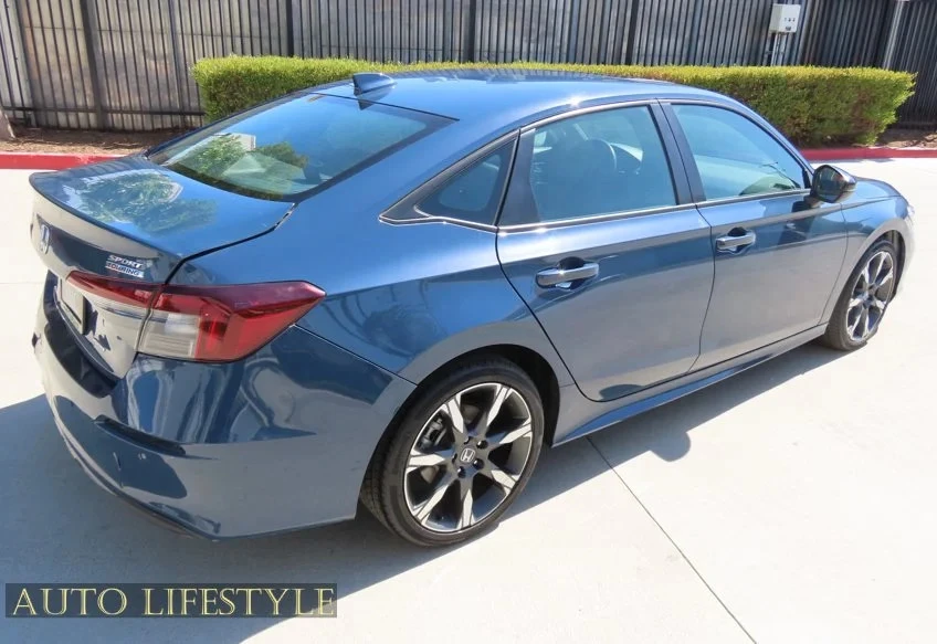 2025 Honda Civic 11th Gen - Image 10 of 31