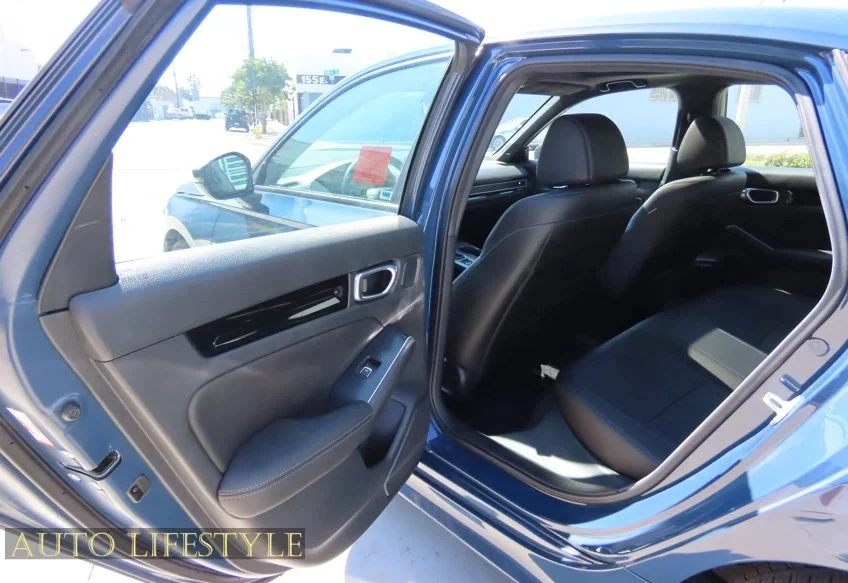 2025 Honda Civic 11th Gen - Image 24 of 31