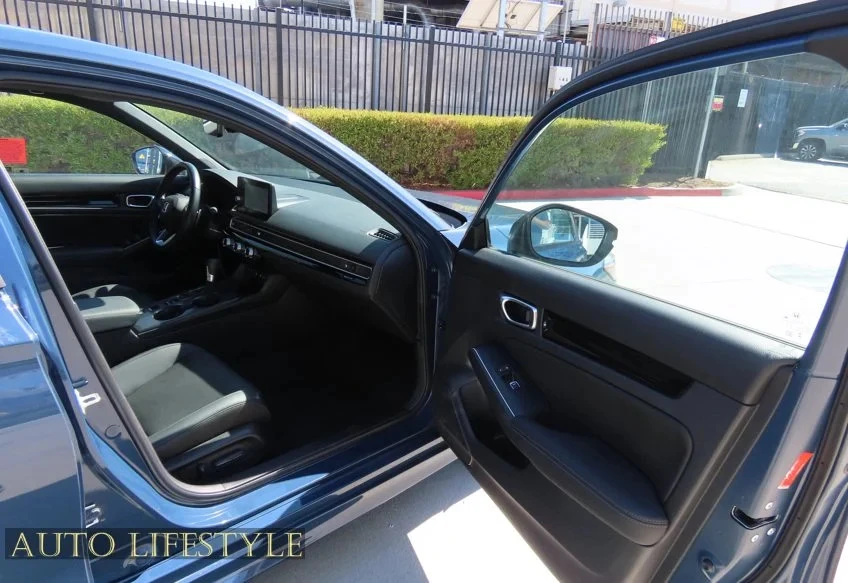2025 Honda Civic 11th Gen - Image 23 of 31