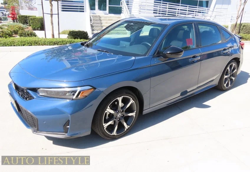 2025 Honda Civic 11th Gen - Image 2 of 31