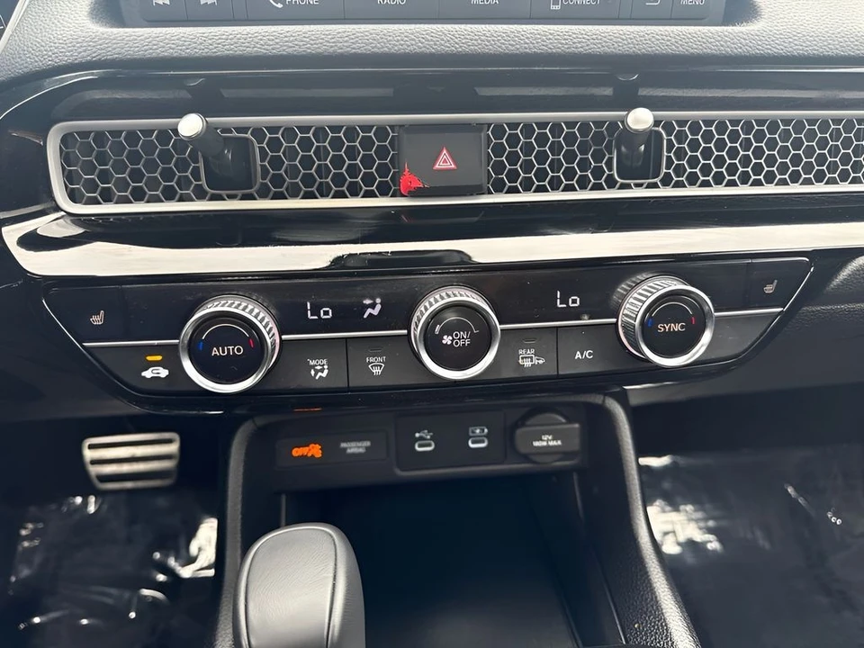 2025 Honda Civic 11th Gen - Image 10 of 23