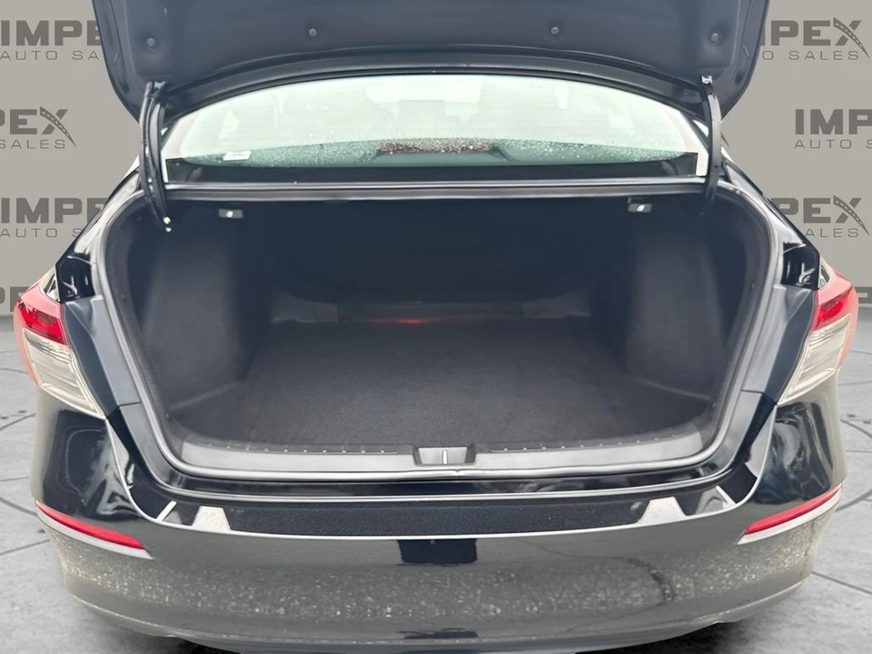 2025 Honda Civic 11th Gen - Image 17 of 23