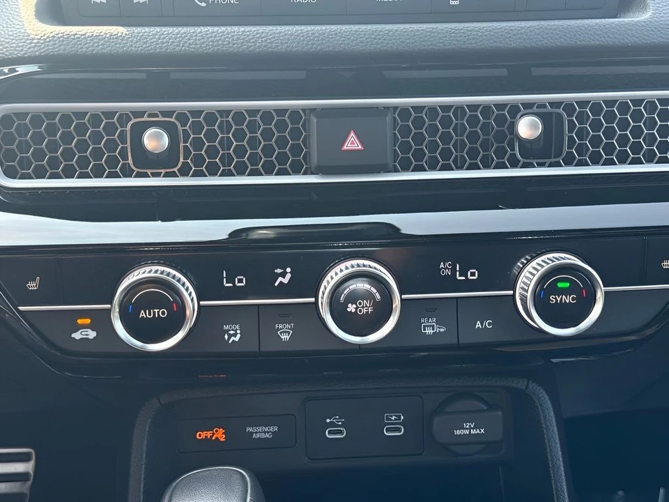 2025 Honda Civic 11th Gen - Image 11 of 26