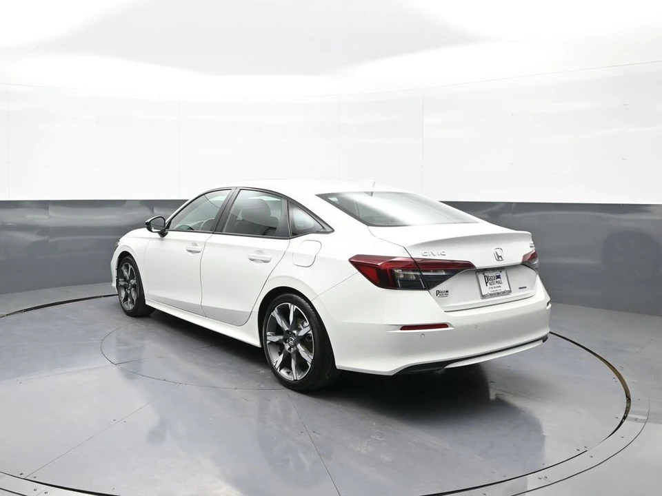 2025 Honda Civic 11th Gen - Image 8 of 12