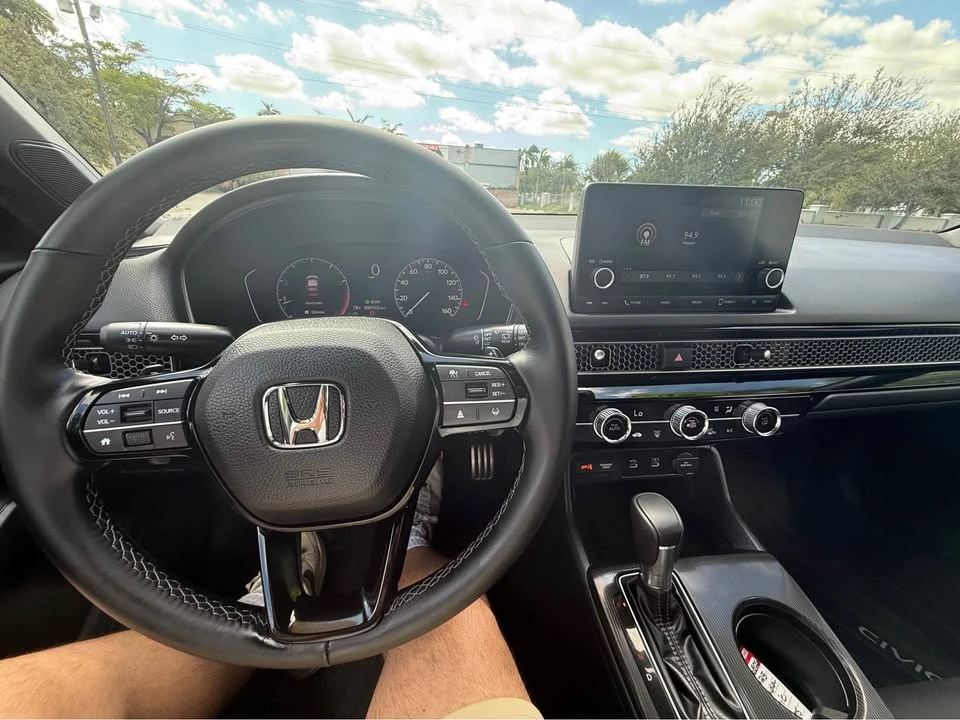2025 Honda Civic 11th Gen - Image 11 of 12