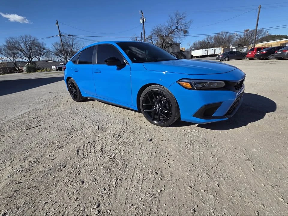 2025 Honda Civic 11th Gen - Image 11 of 14