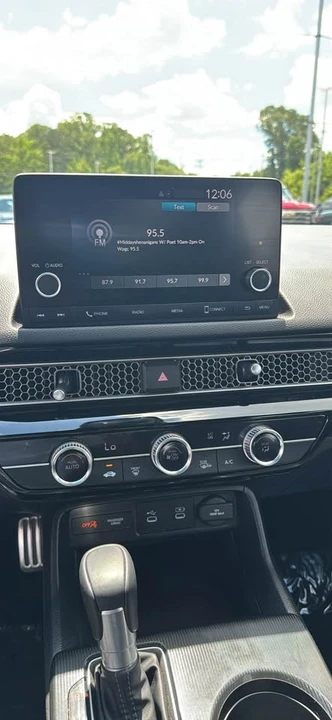 2025 Honda Civic 11th Gen - Image 9 of 10