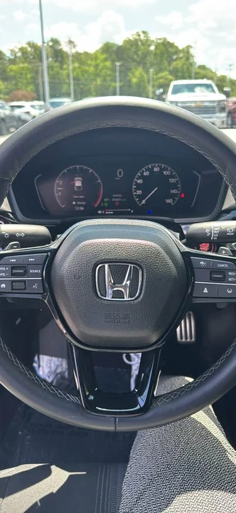 2025 Honda Civic 11th Gen - Image 7 of 10