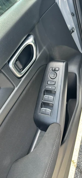 2025 Honda Civic 11th Gen - Image 5 of 10