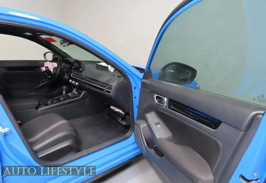 2025 Honda Civic 11th Gen - Image 21 of 31