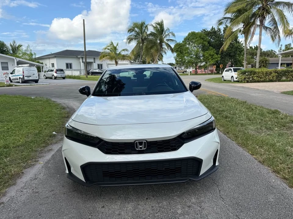 2025 Honda Civic 11th Gen - Image 2 of 17
