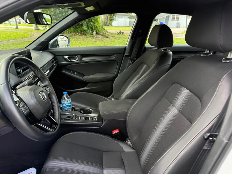 2025 Honda Civic 11th Gen - Image 10 of 17