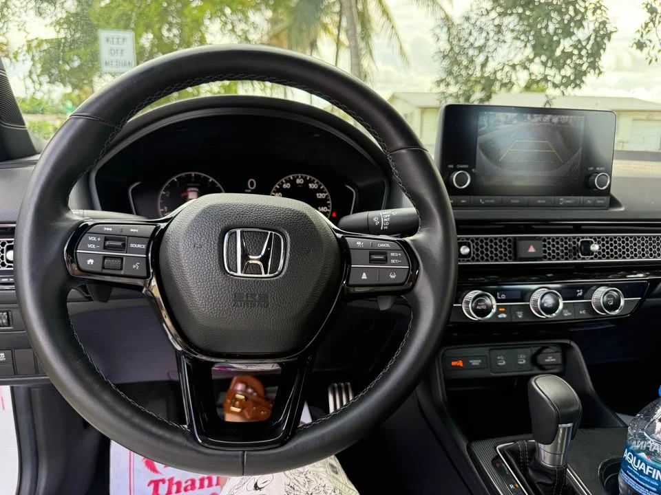 2025 Honda Civic 11th Gen - Image 14 of 17